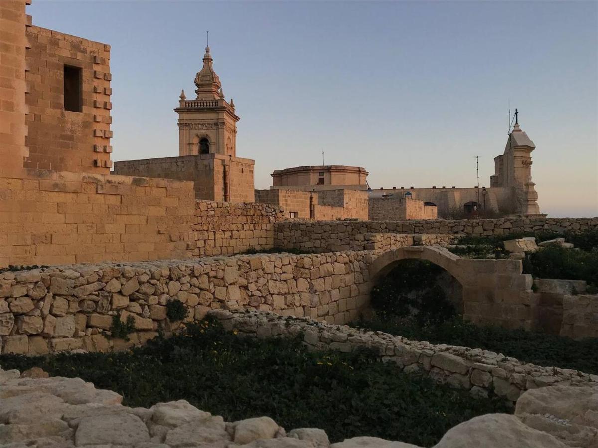 Magic In The Heart Of Old Gozo Apartment Виктория Екстериор снимка